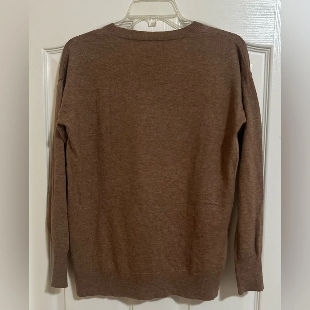 Women's J.Crew Wool Blend Knit Design Tan Crewneck Long Sleeve Sweater Size XS.‎